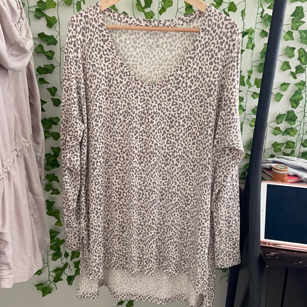 Cheetah print American Eagle top